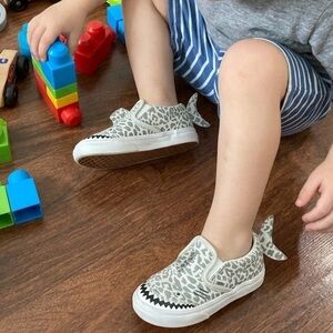 Vans Kids Animal Print Skark Sneakers Sz 10